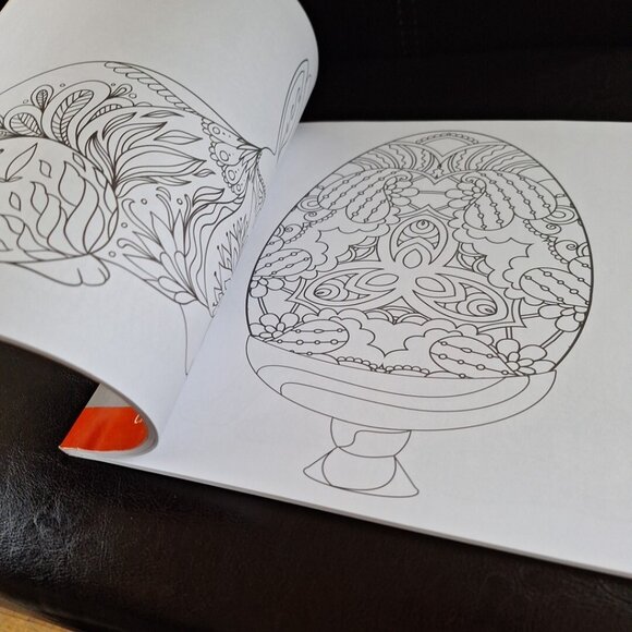 The Colours of Treasures and Trinkets Adult Coloring Book NEW - Picture 9 of 14